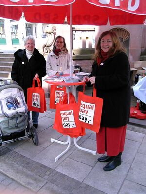 Landtagskandidatin Dorothea Marx beim Equal Pay Day in Sondershausen